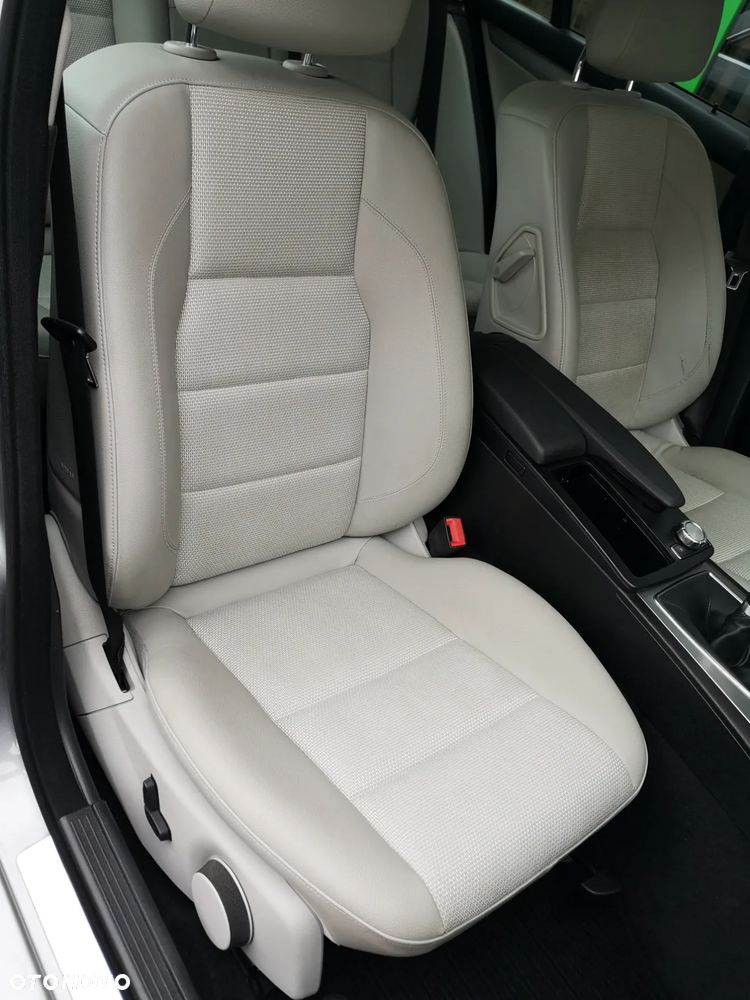 Mercedes-Benz Klasa C 200 CDI BlueEff Avantgarde - 32