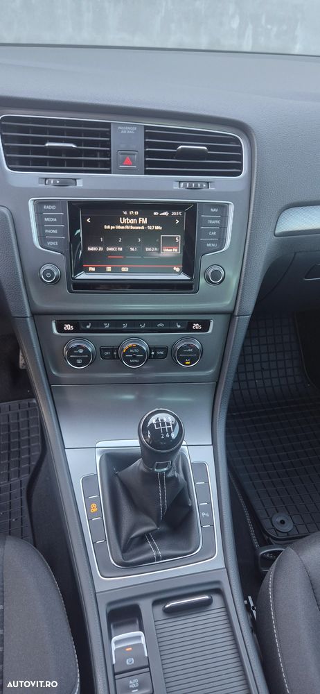 Volkswagen Golf - 11