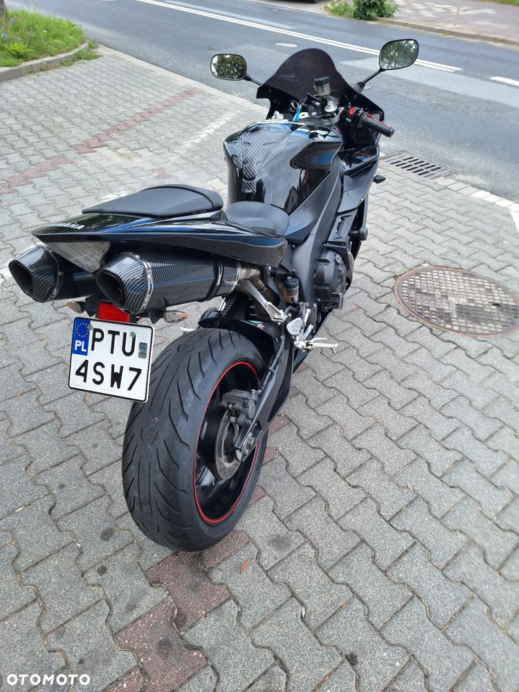Yamaha R1 - 3