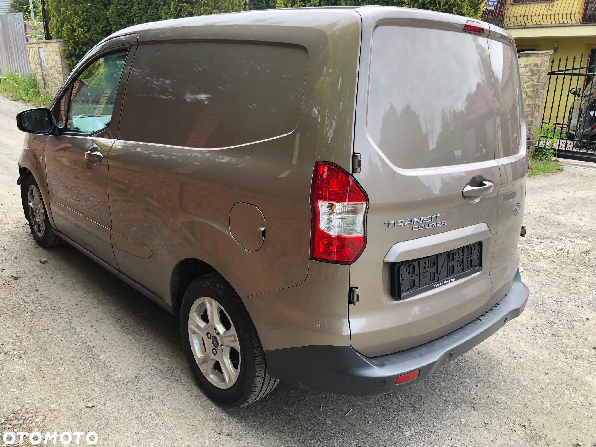 Ford Transit Courier - 3