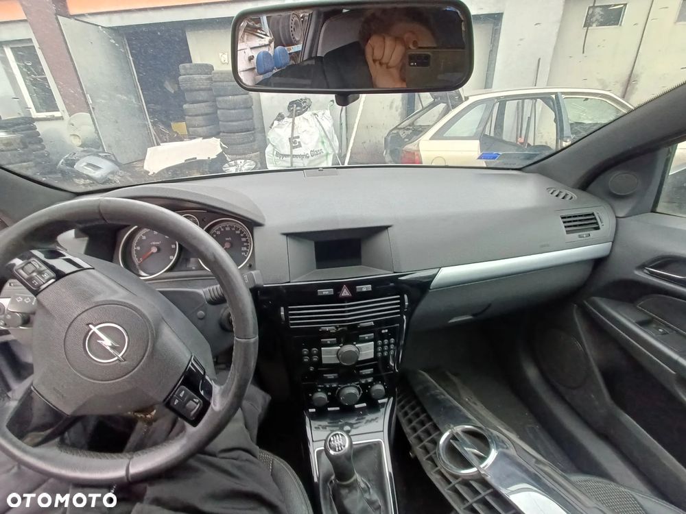 OPEL ASTRA III H GTC 04-10 2007 r. deska rozdzielcza + pasy lewy i prawy przód + moduł + AIRBAG * - 1