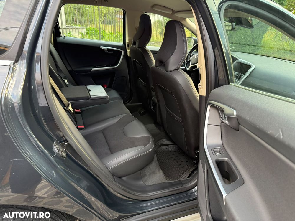 Volvo XC 60 DRIVe Momentum - 18