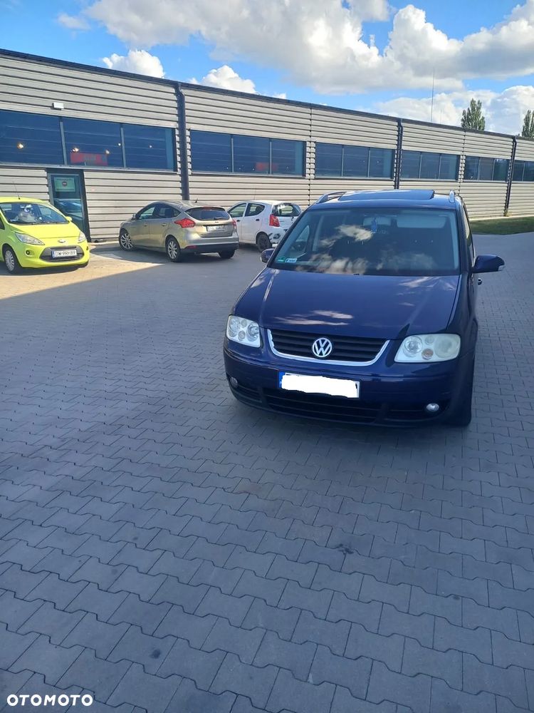 Volkswagen Touran - 12