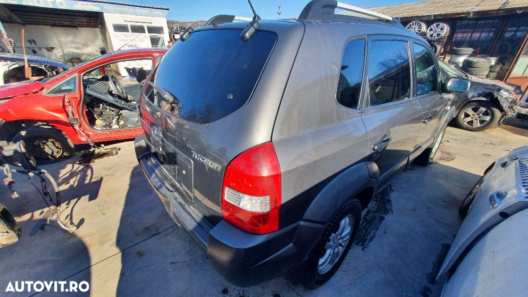 Dezmembram HYundai Tucson 2.0 b an fabr 2007 - 3