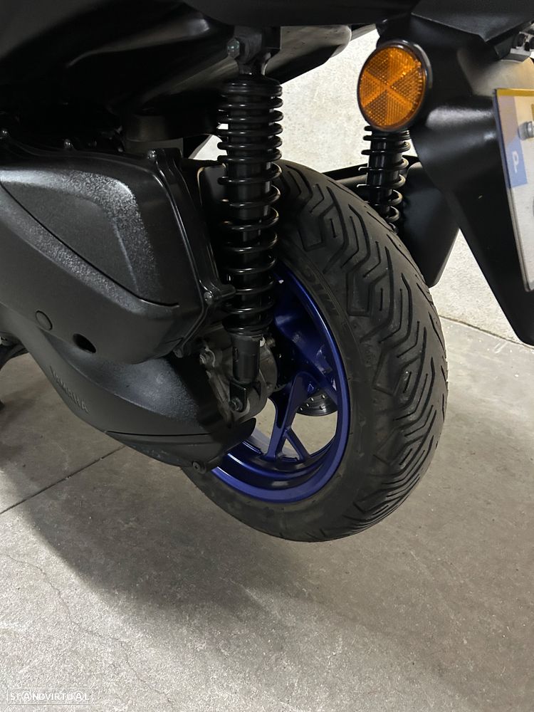 Yamaha X-Max Tech max - 13