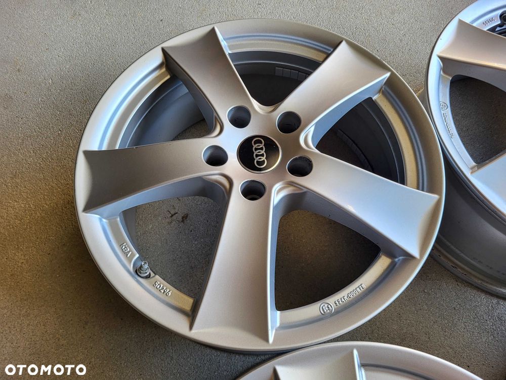 [944] Felgi aluminiowe 17 cali AUDI A3 A4 A6 7JX17H2 5X112 ET47 - 3