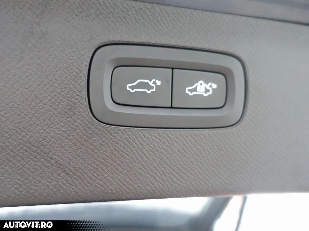 Volvo XC 90 T8 AWD Ultra Dark - 18