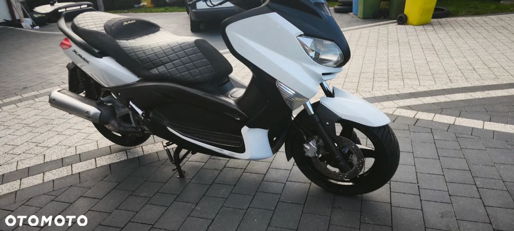 Yamaha X-max - 8