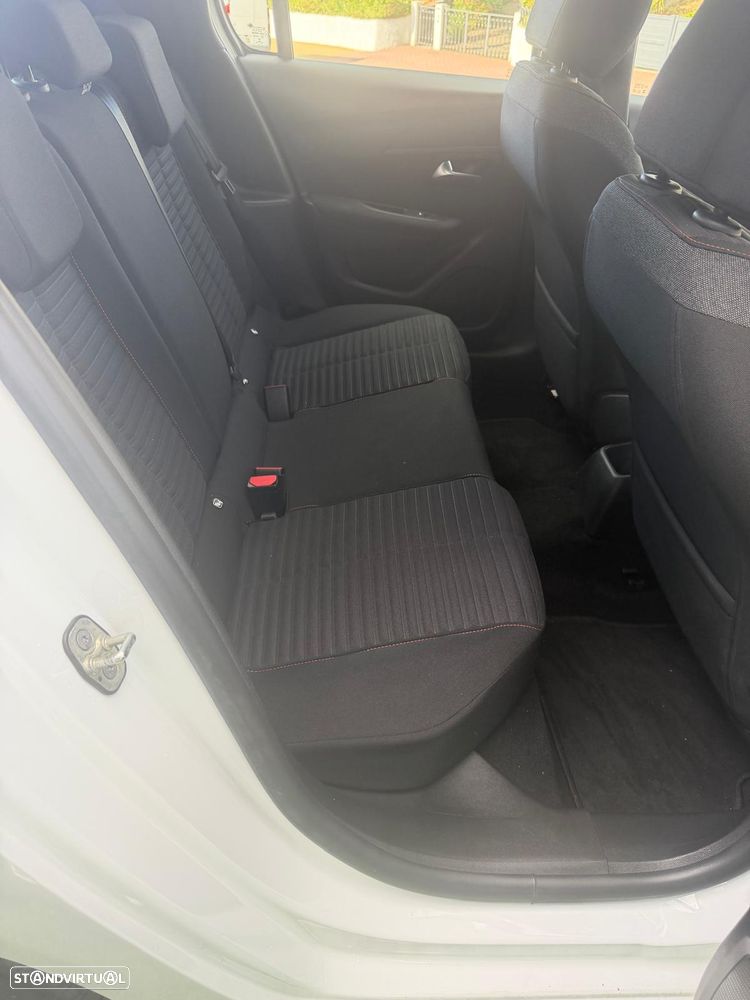 Peugeot 208 - 10
