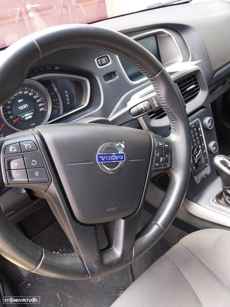 Volvo V40 2.0 D2 Momentum Geartronic - 8
