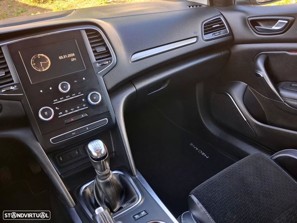 Renault Mégane Sport Tourer 1.5 dCi Dynamique S SS — fotografia 13