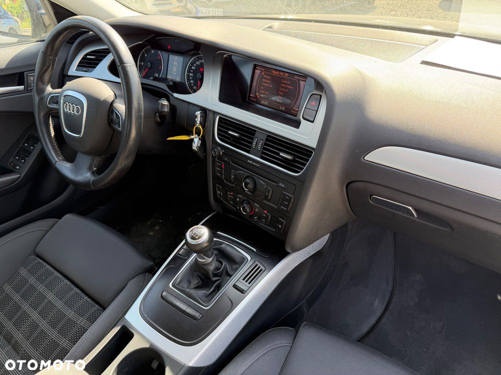 Audi A4 Limousine 2.0 TDI DPF quattro Attraction - 38