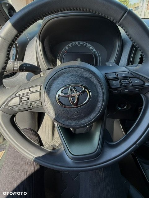 Toyota Aygo x.shift x-play connect - 10