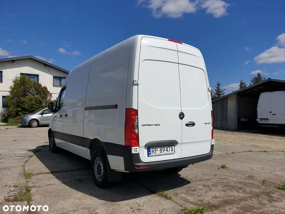 Mercedes-Benz Sprinter 319 - 4