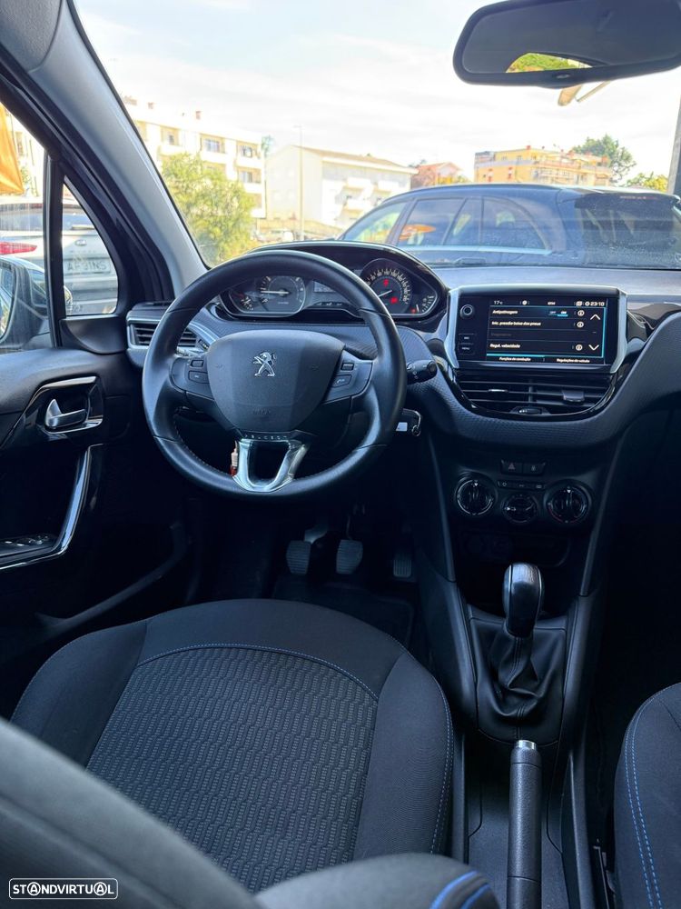 Peugeot 208 1.2 PureTech Allure - 19
