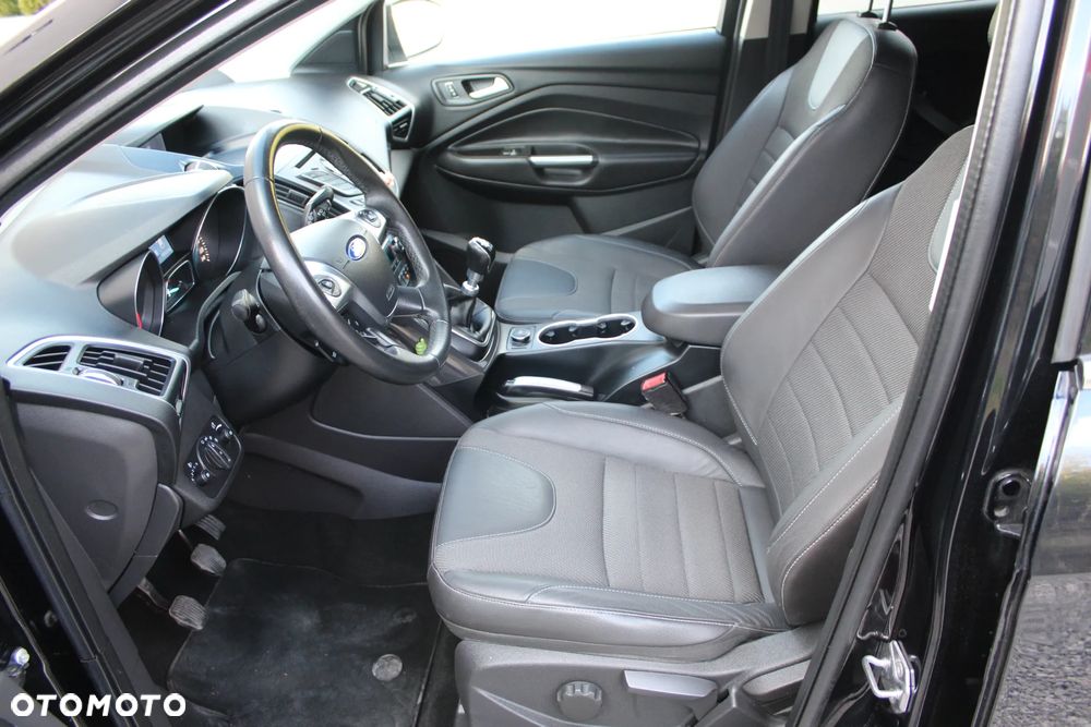 Ford Kuga 2.0 TDCi 2x4 Titanium - 6