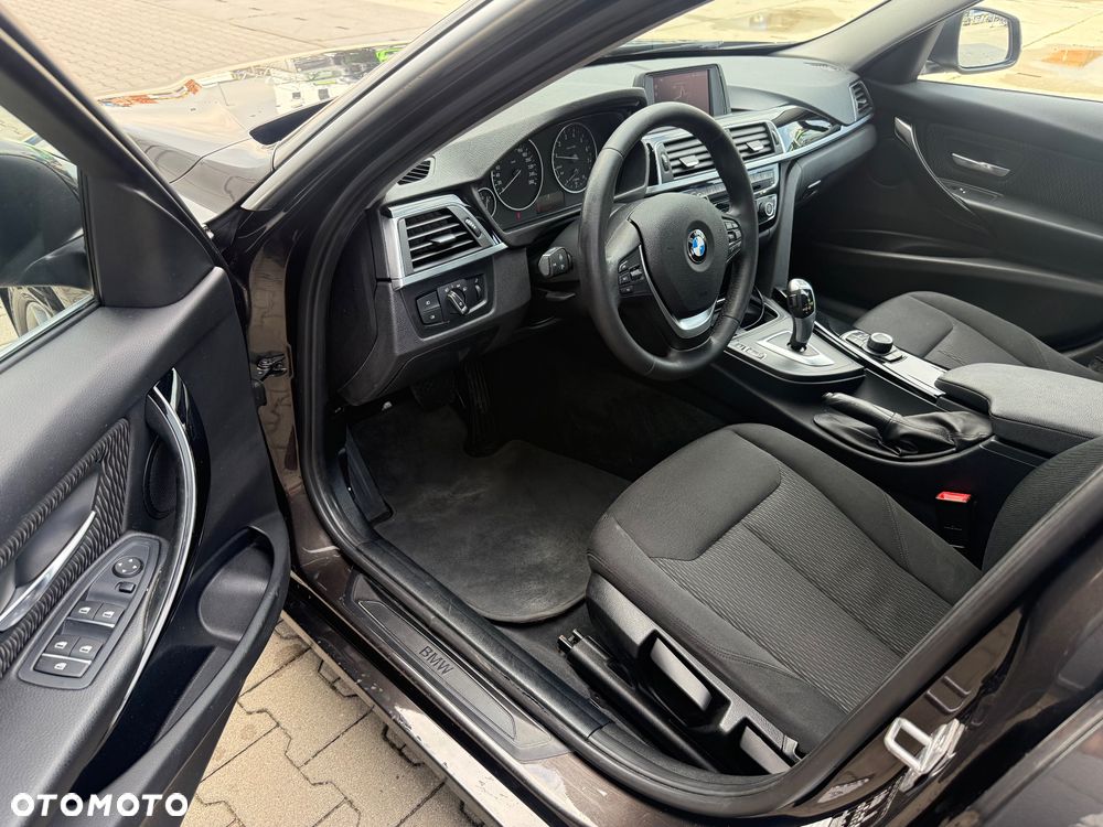 BMW Seria 3 320i Advantage - 5
