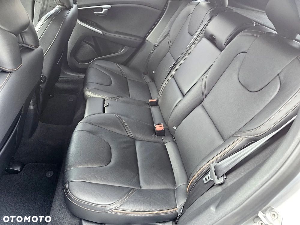 Volvo V40 Cross Country D2 Summum - 24