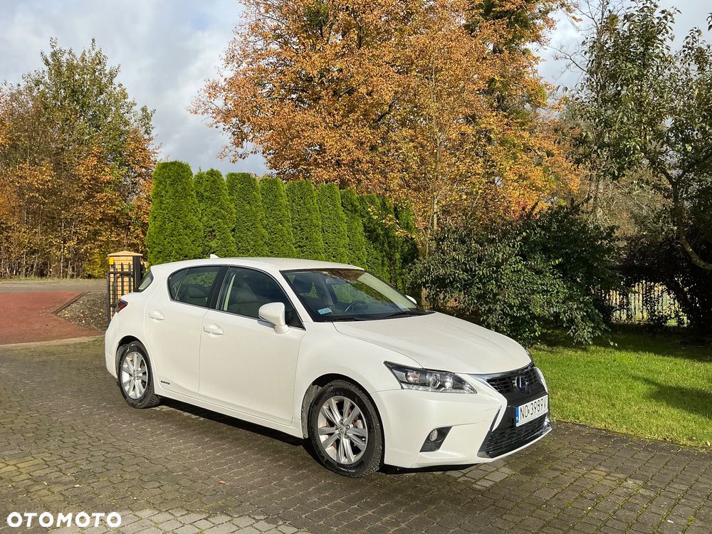 Lexus CT - 12