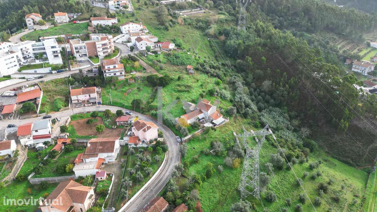 Moradia T3 com terreno localizada em Ceira - Grande imagem: 4/24