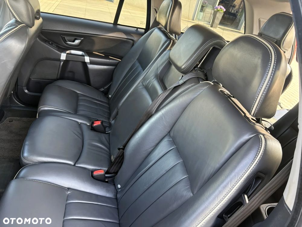 Volvo XC 90 - 22