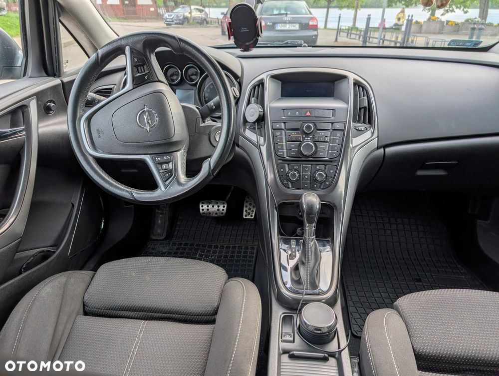 Opel Astra 1.6 T Cosmo - 16