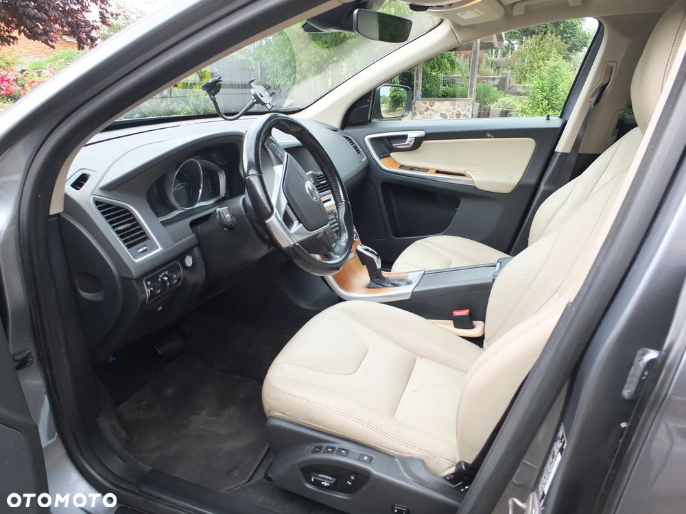 Volvo XC 60 T6 AWD Geartronic Summum - 16