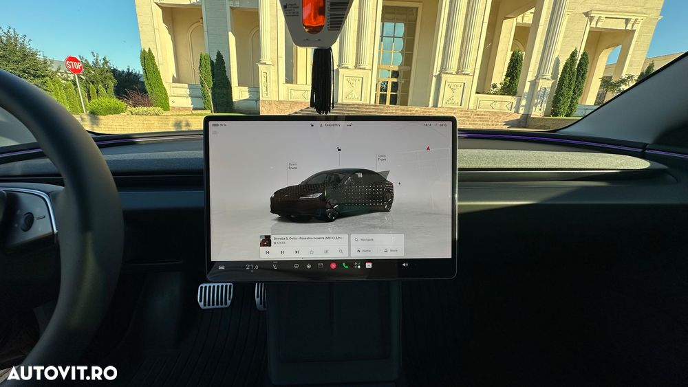 Tesla Model 3 - 8