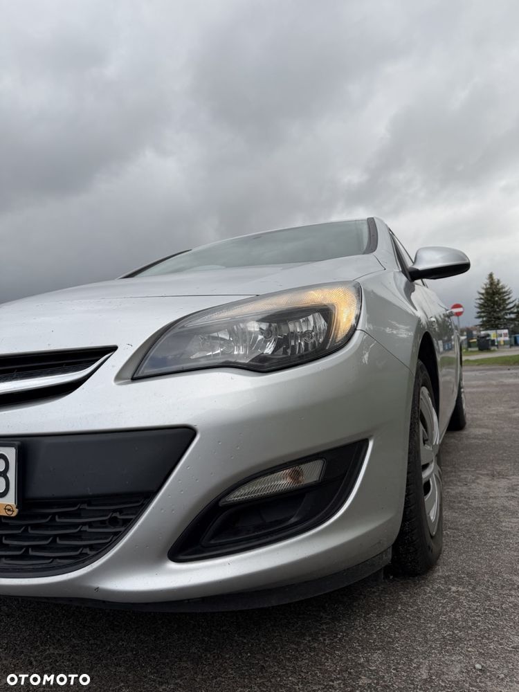 Opel Astra 1.4 T Essentia EU6 - 11