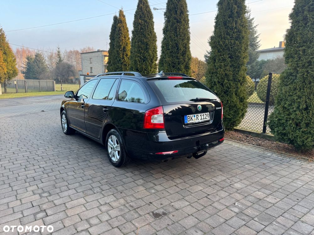 Skoda Octavia 1.6 TDI DPF Ambiente - 12