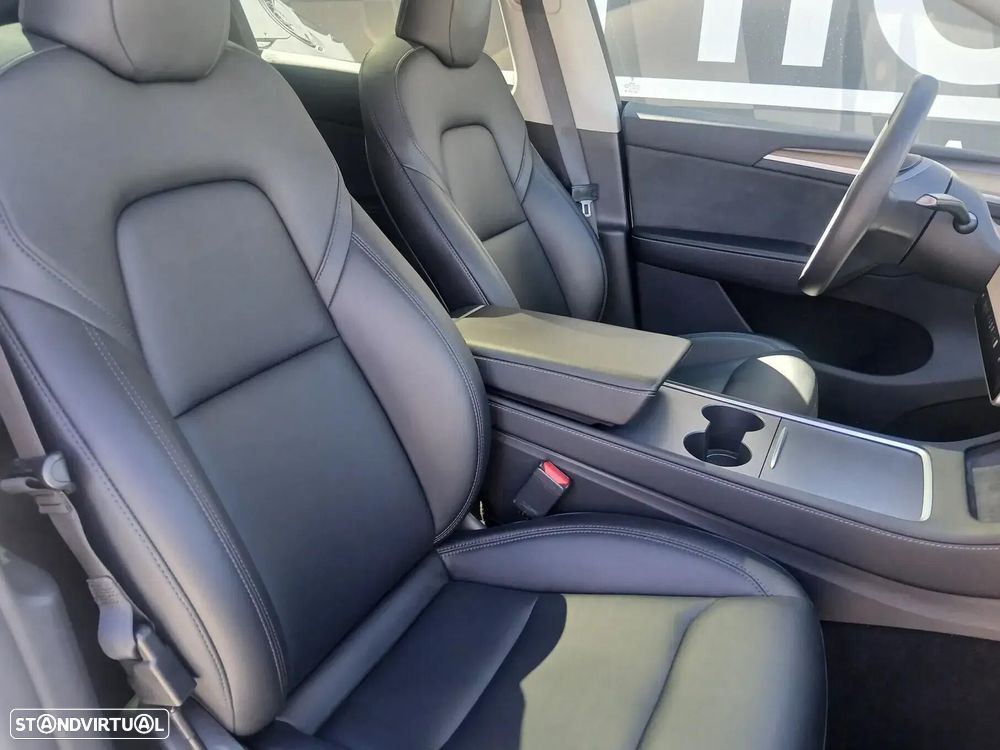 Tesla Model Y Performance Dual Motor AWD — fotografia 19