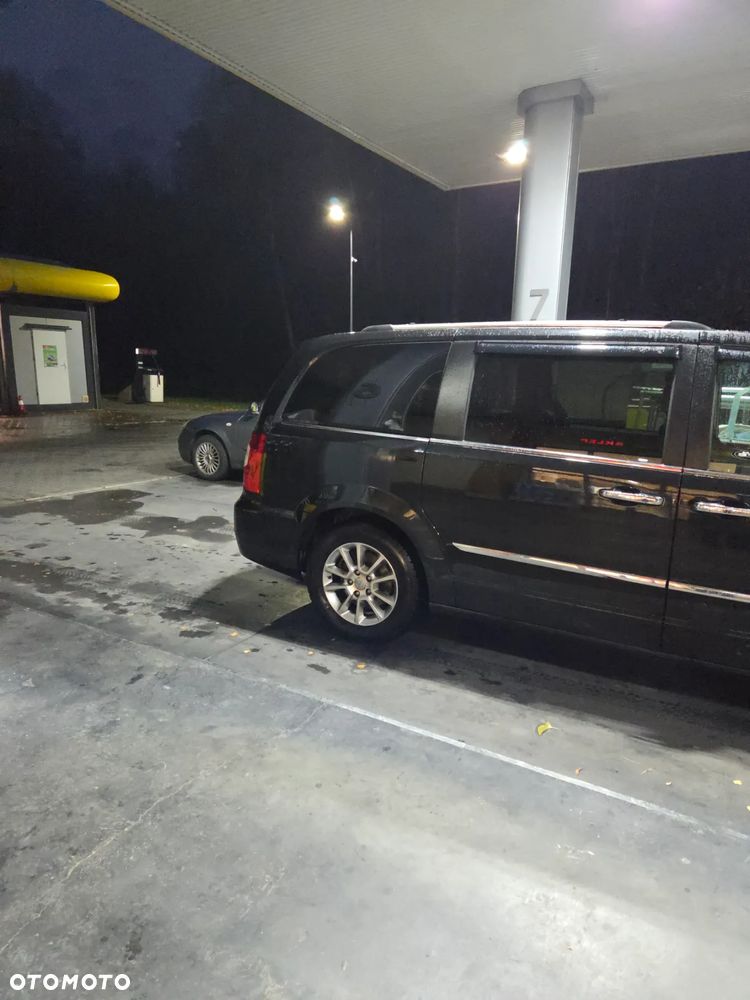 Chrysler Town & Country 3.6 Touring - 27