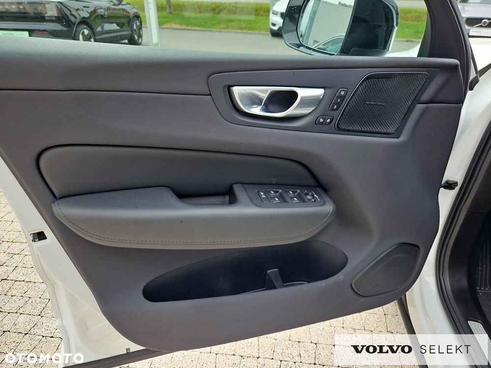 Volvo XC 60 T8 AWD Plug-in Hybrid Plus Dark - 22