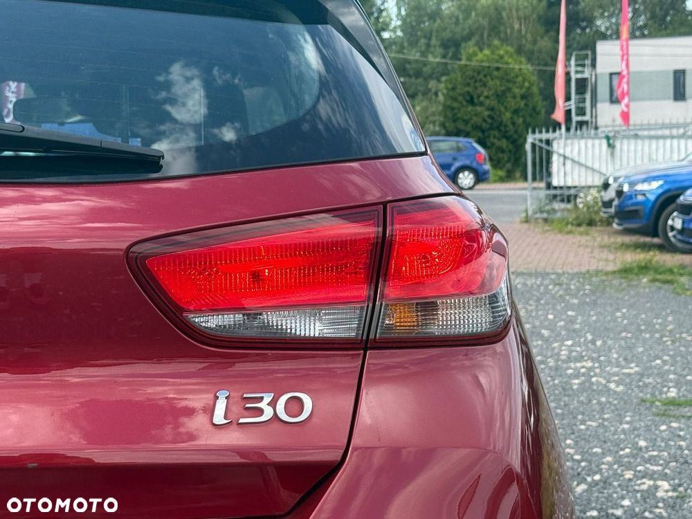 Hyundai i30 1.5 DPI Classic + - 9