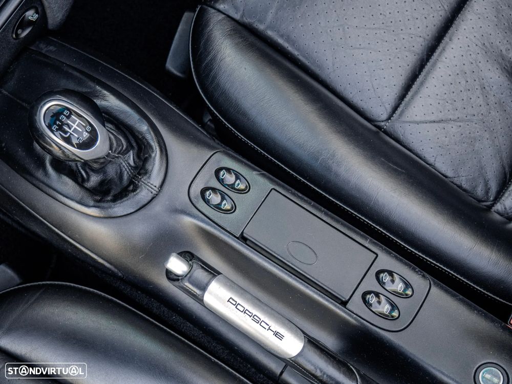 Porsche 911 (996) Carrera Cabrio - 33