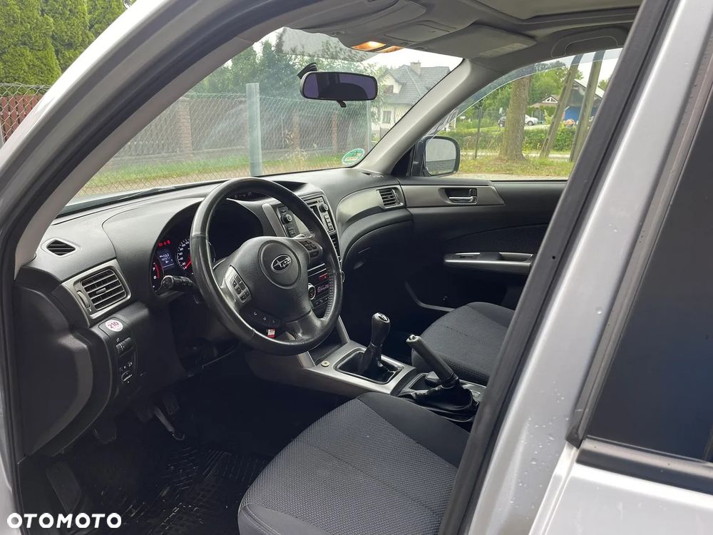 Subaru Forester 2.0X Exclusive - 18