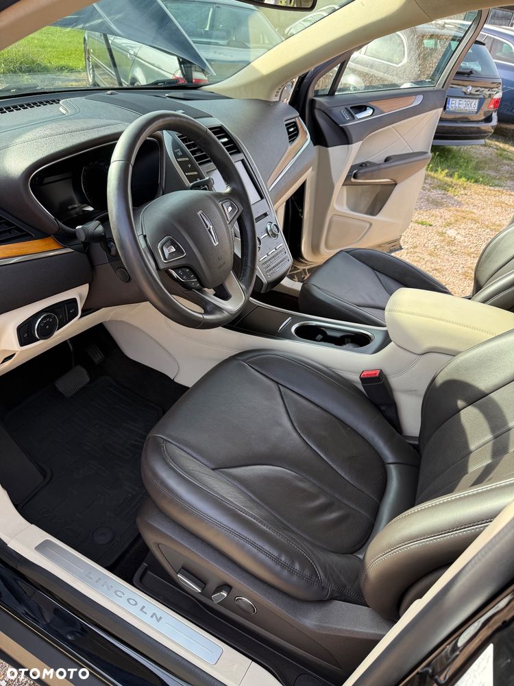 Lincoln MKC - 9