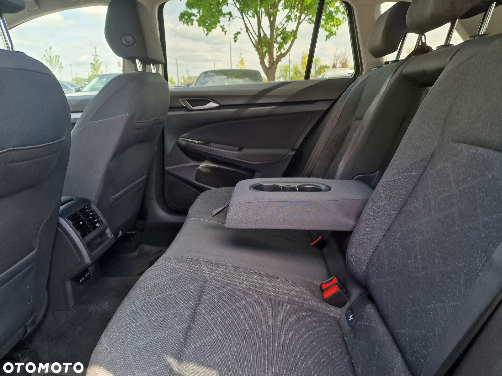 Volkswagen Golf - 12