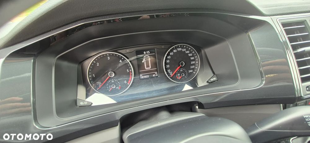 Volkswagen Multivan - 13