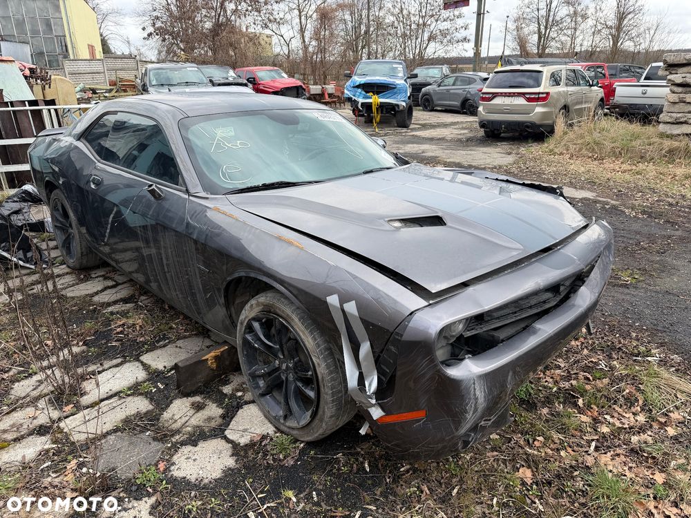 Dodge Challenger - 1