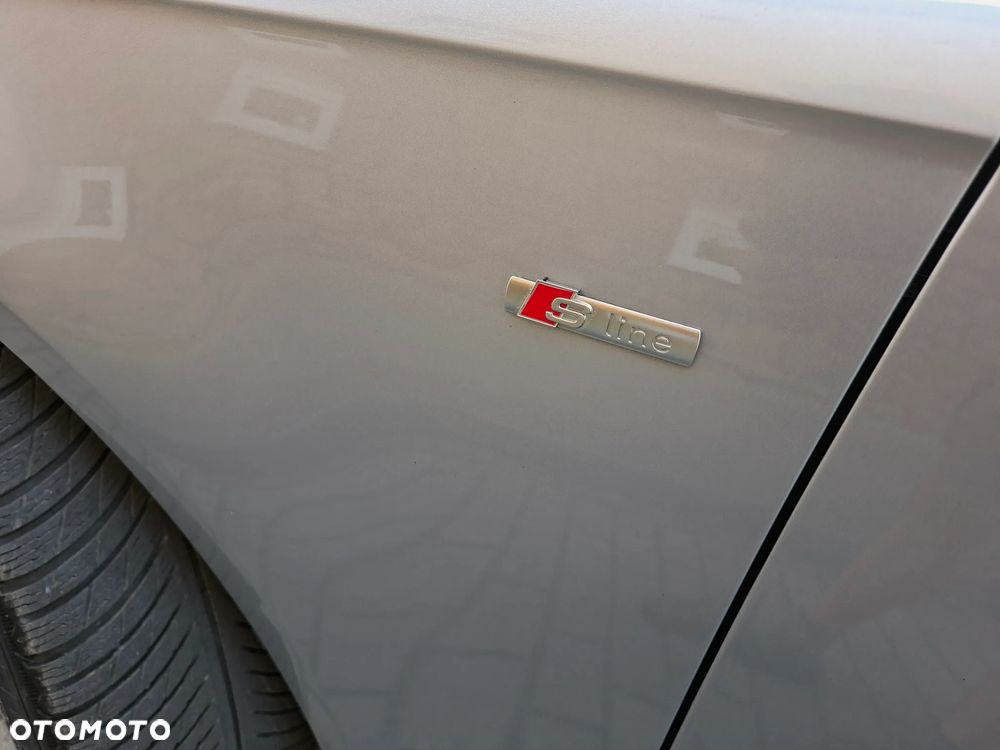 Audi A4 Avant 2.0 TDI DPF multitronic S line Sportpaket - 11