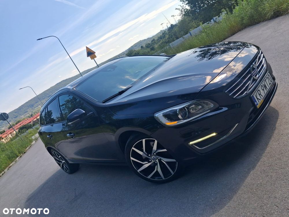 Volvo V60 D4 AWD Geartronic - 1