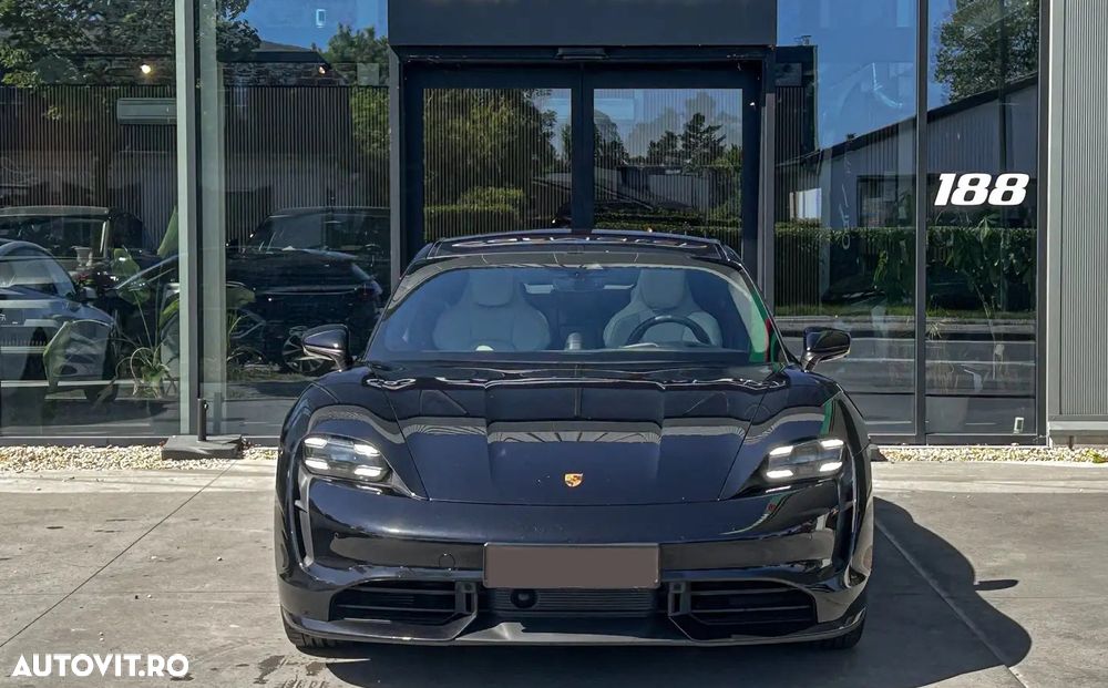 Porsche Taycan Turbo - 3