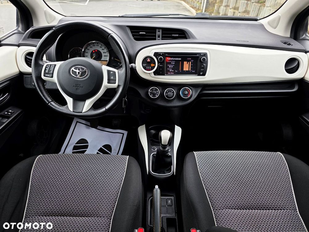 Toyota Yaris 1.33 Premium - 11