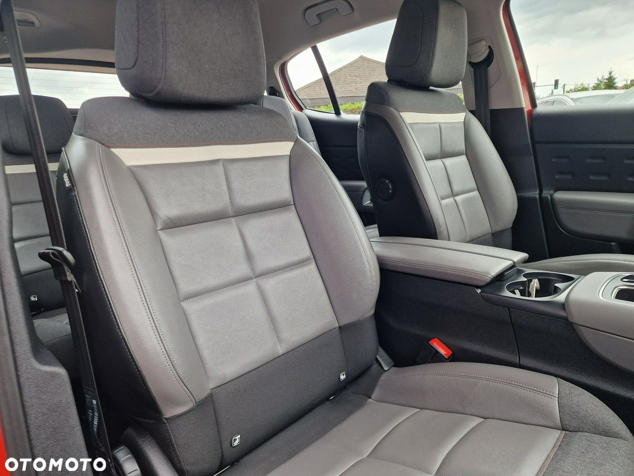 Citroën C5 Aircross Hybrid 225 e.EAT8 FEEL PACK - 23