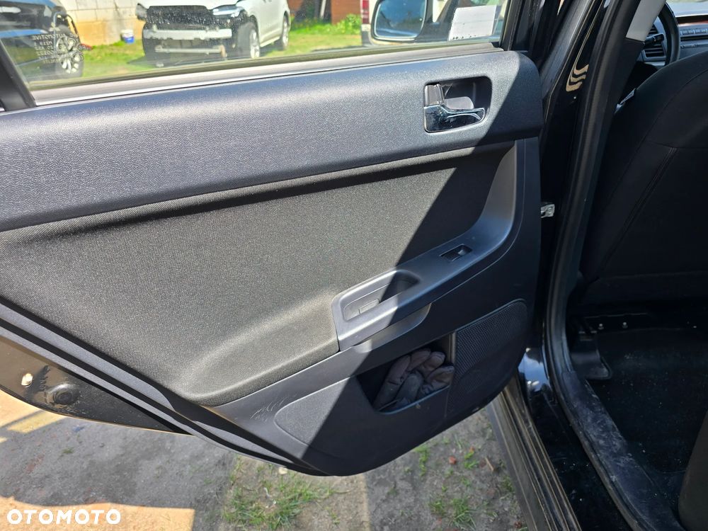 Mitsubishi Lancer 1.8 Intense - 23