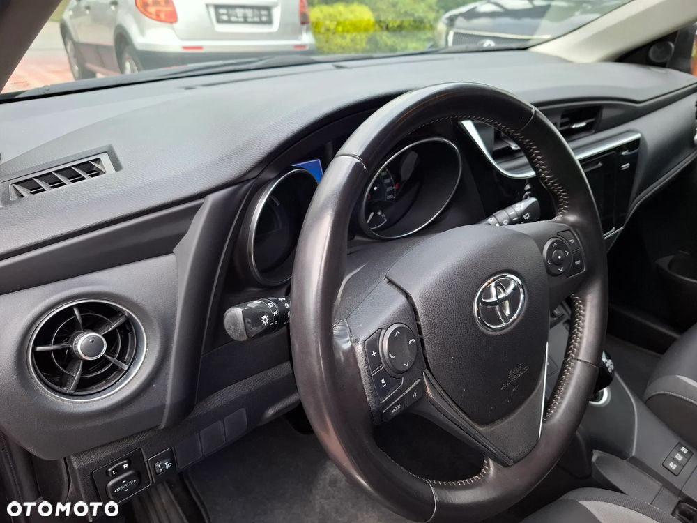 Toyota Auris - 18
