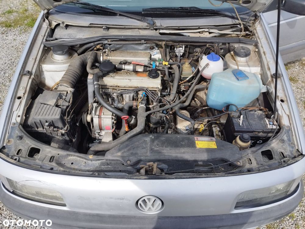 Volkswagen Passat 2.0 GL - 30