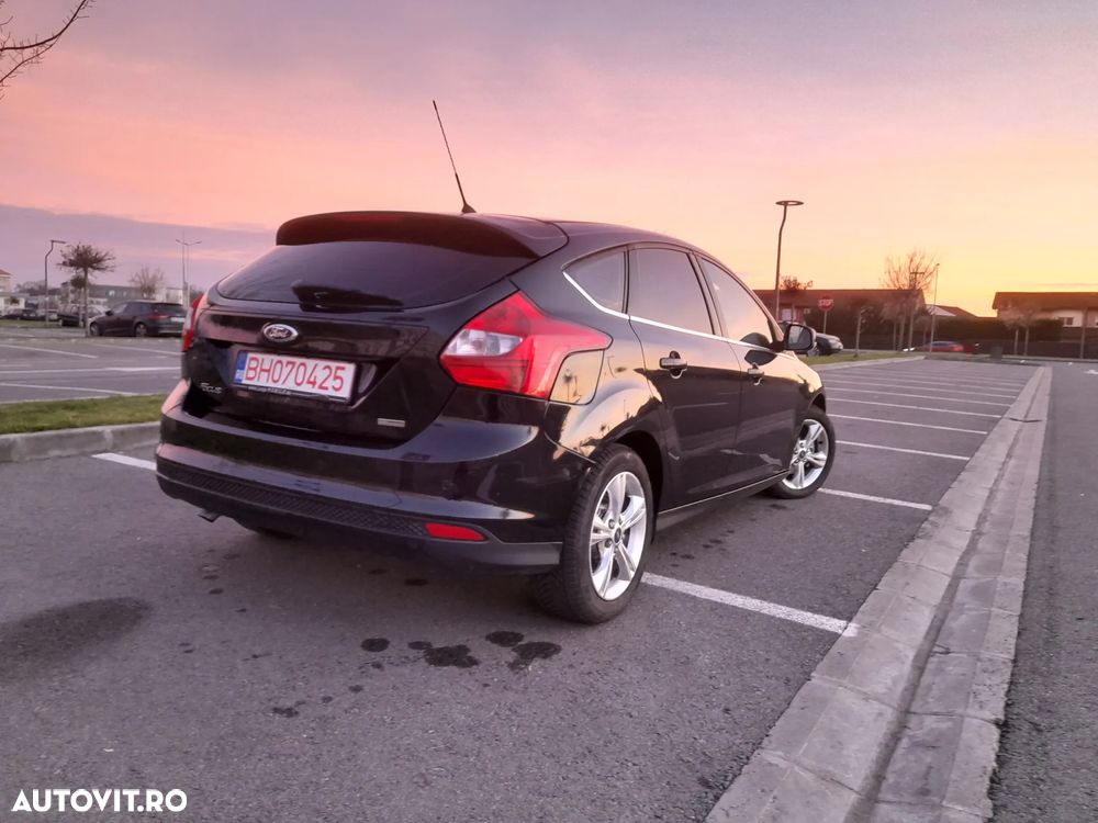 Ford Focus Turnier 1.6 TDCi ECOnetic 88g Start-Stopp-Sy Titanium - 9