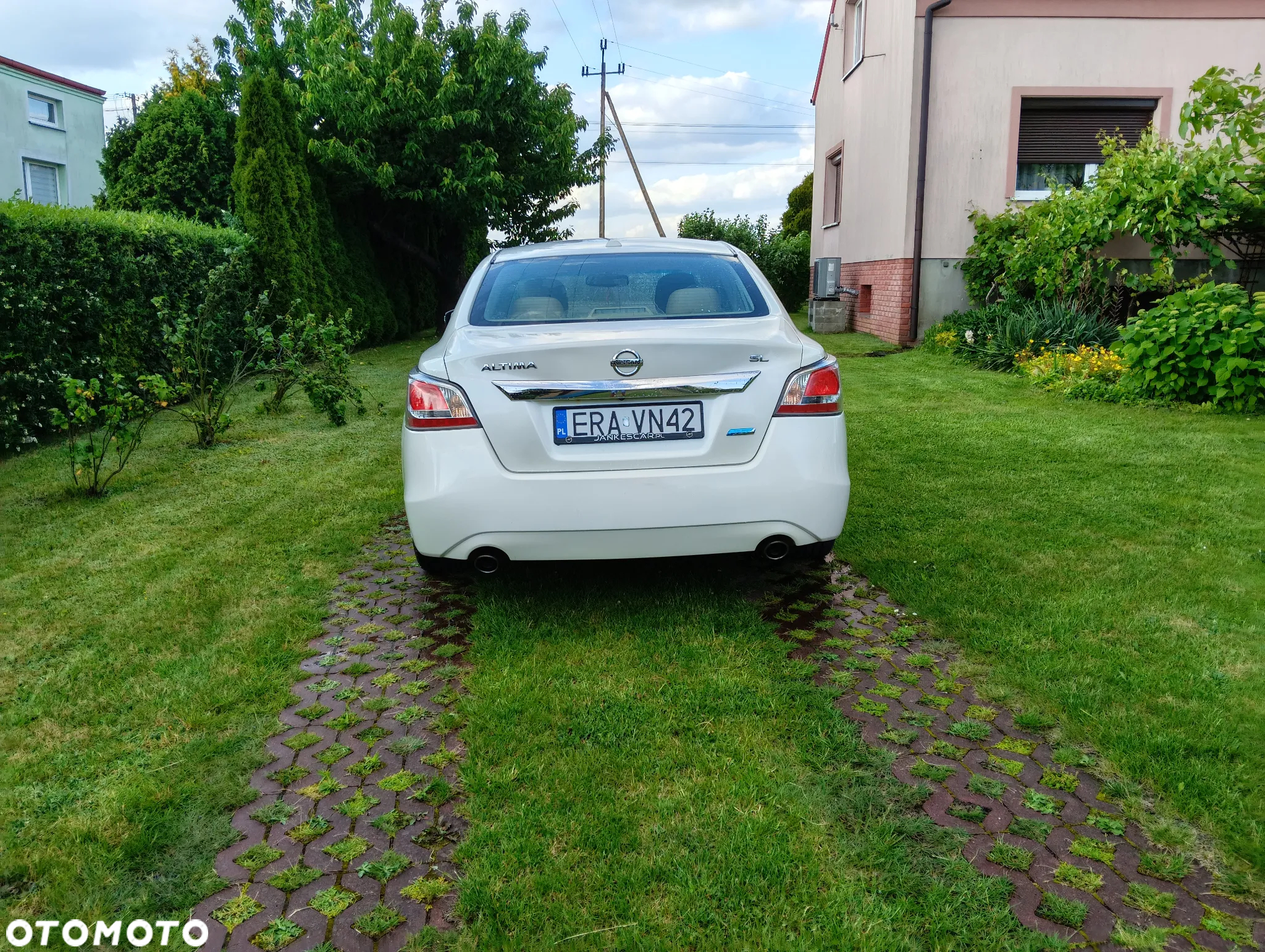 Nissan Altima - 6